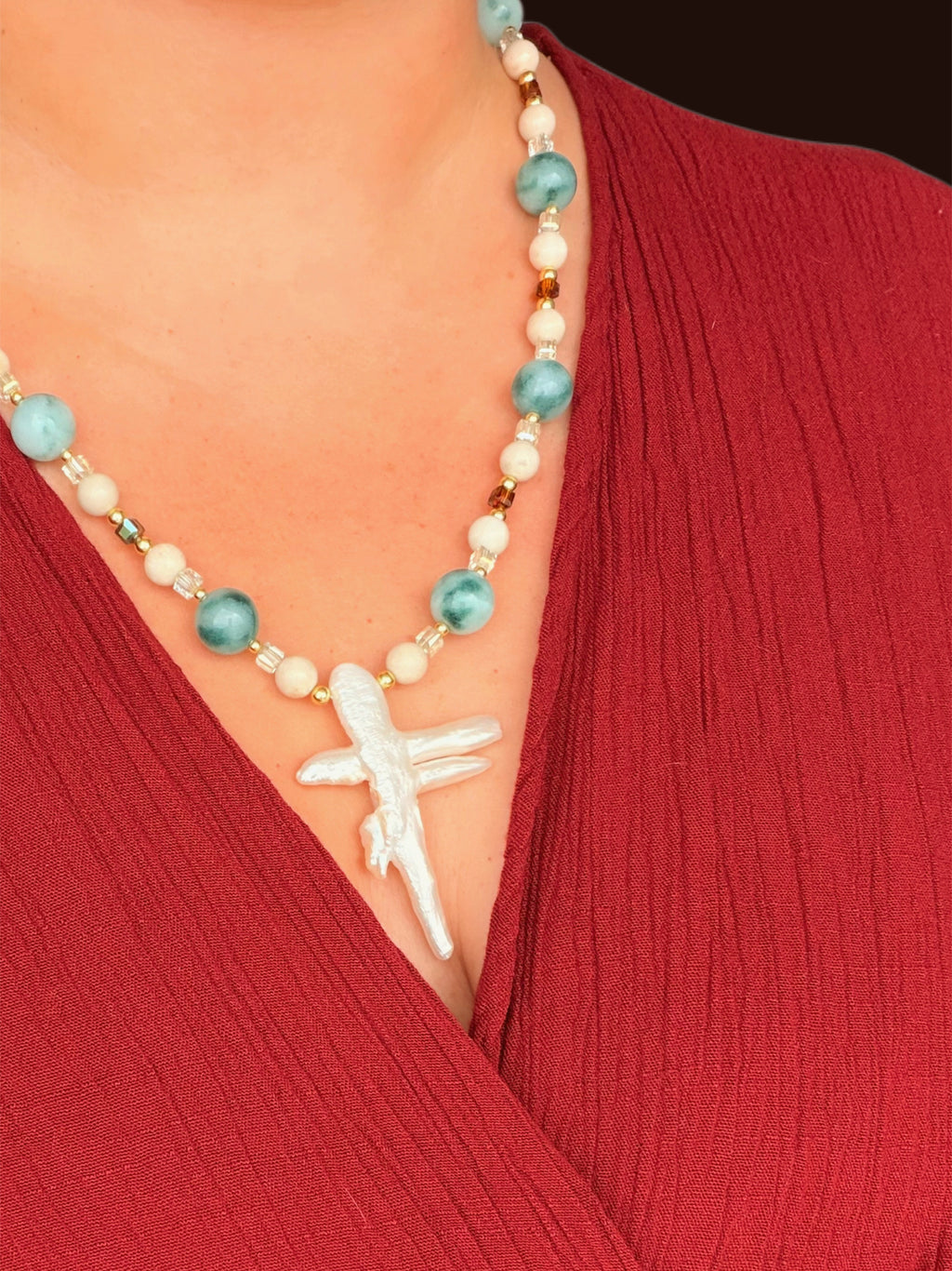 DRAGONFLY PEARL PENDANT NECKLACE